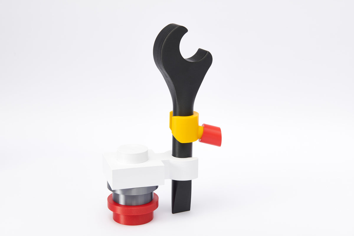 Giant Wrench / Spanner (10x): detail connection