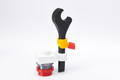 Giant Wrench / Spanner (10x): detail connection